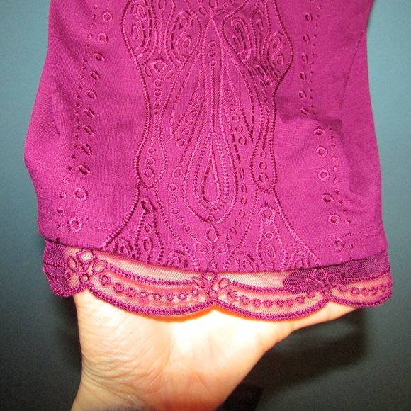 WHBM Embroidered Halter Top NWOT - Picture 4 of 8